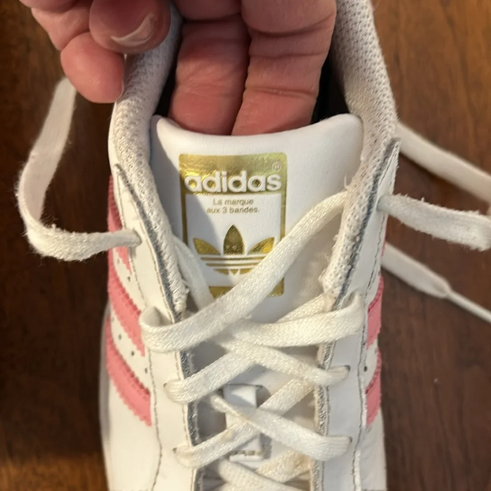 adidas la marque
